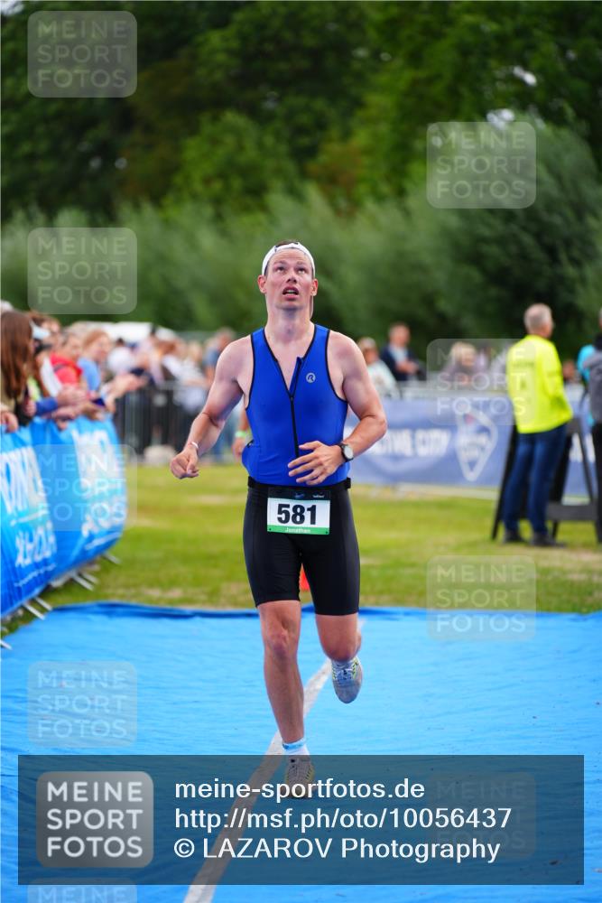 30.08.2026 - Elbe Triathlon Hamburg LAZAROV Photography http://msf.ph/oto/10056437 30.08.2026 11:10:11 Ziel 439, 581 meine-sportfotos.de