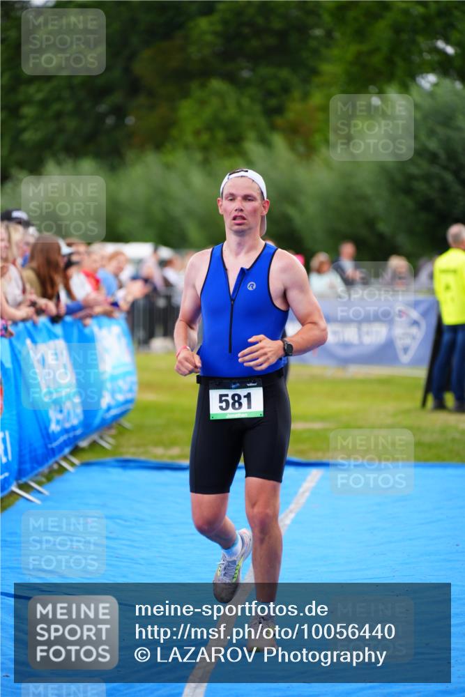 30.08.2026 - Elbe Triathlon Hamburg LAZAROV Photography http://msf.ph/oto/10056440 30.08.2026 11:10:11 Ziel 439, 581 meine-sportfotos.de
