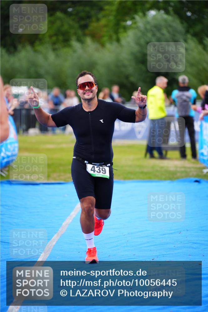 30.08.2026 - Elbe Triathlon Hamburg LAZAROV Photography http://msf.ph/oto/10056445 30.08.2026 11:10:13 Ziel 439, 581 meine-sportfotos.de