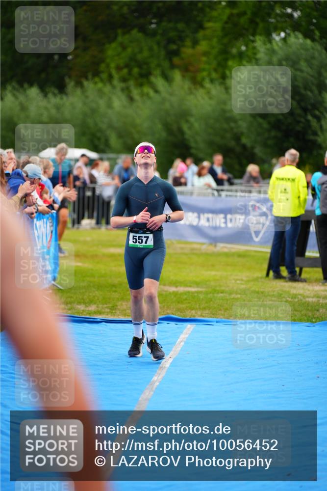 30.08.2026 - Elbe Triathlon Hamburg LAZAROV Photography http://msf.ph/oto/10056452 30.08.2026 11:10:24 Ziel 557 meine-sportfotos.de