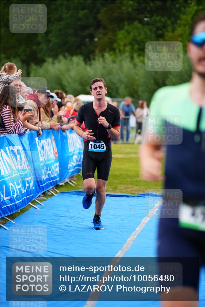 30.08.2026 - Elbe Triathlon Hamburg LAZAROV Photography http://msf.ph/oto/10056480 30.08.2026 11:10:43 Ziel 426, 513, 666, 678, 1045 meine-sportfotos.de