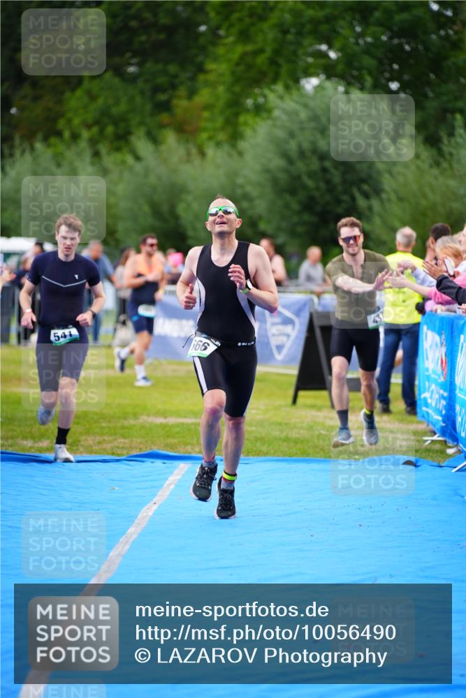 30.08.2026 - Elbe Triathlon Hamburg LAZAROV Photography http://msf.ph/oto/10056490 30.08.2026 11:10:51 Ziel 437, 541, 566, 666 meine-sportfotos.de