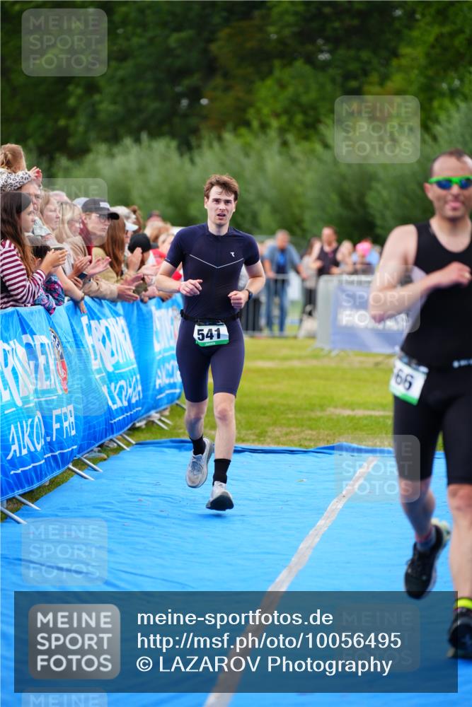 30.08.2026 - Elbe Triathlon Hamburg LAZAROV Photography http://msf.ph/oto/10056495 30.08.2026 11:10:52 Ziel 437, 541, 566, 666 meine-sportfotos.de