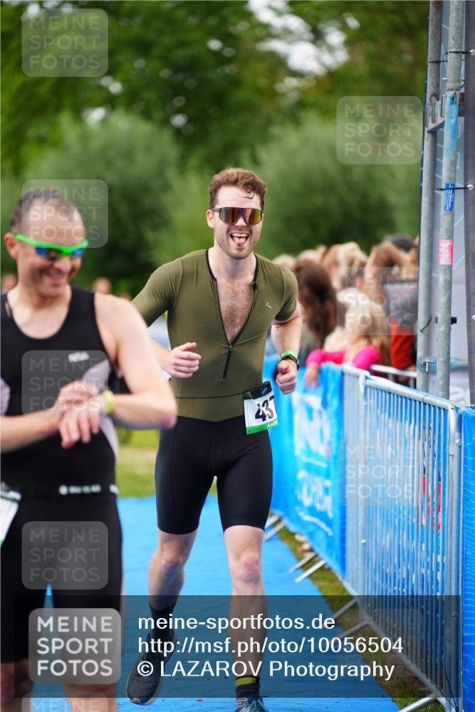 30.08.2026 - Elbe Triathlon Hamburg LAZAROV Photography http://msf.ph/oto/10056504 30.08.2026 11:10:54 Ziel 437, 541, 566, 666 meine-sportfotos.de