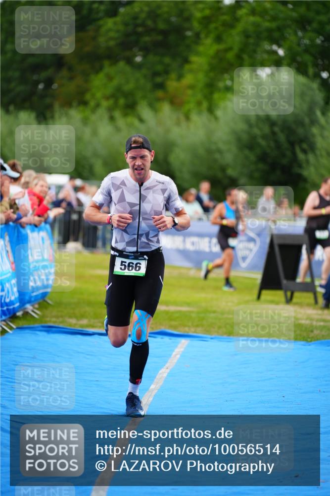 30.08.2026 - Elbe Triathlon Hamburg LAZAROV Photography http://msf.ph/oto/10056514 30.08.2026 11:10:57 Ziel 437, 541, 566 meine-sportfotos.de