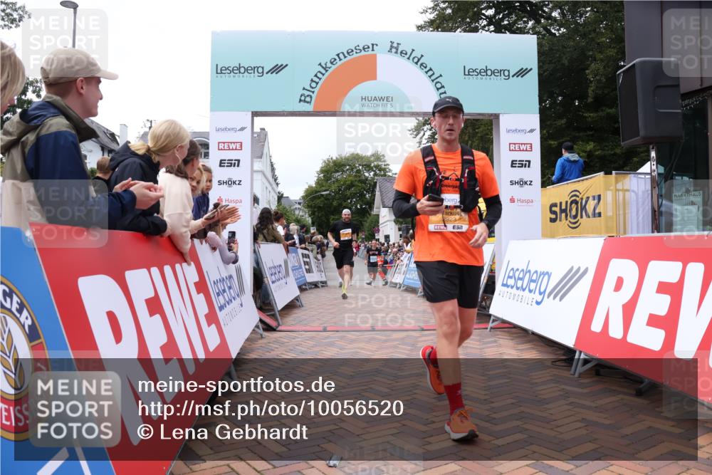 30.08.2026 - Blankeneser Heldenlauf Lena Gebhardt http://msf.ph/oto/10056520 30.08.2026 12:12:11 Ziel 2344, 2562, 2621, 2899, 2923, 4345, 4398 meine-sportfotos.de