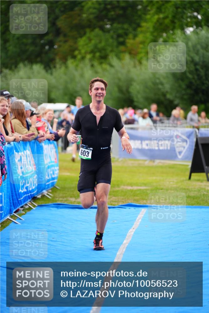 30.08.2026 - Elbe Triathlon Hamburg LAZAROV Photography http://msf.ph/oto/10056523 30.08.2026 11:11:10 Ziel 440, 603, 665, 1010 meine-sportfotos.de