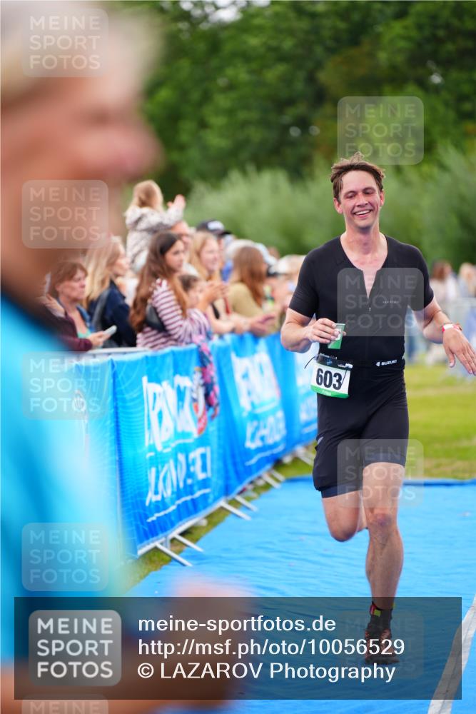 30.08.2026 - Elbe Triathlon Hamburg LAZAROV Photography http://msf.ph/oto/10056529 30.08.2026 11:11:10 Ziel 440, 603, 665, 1010 meine-sportfotos.de