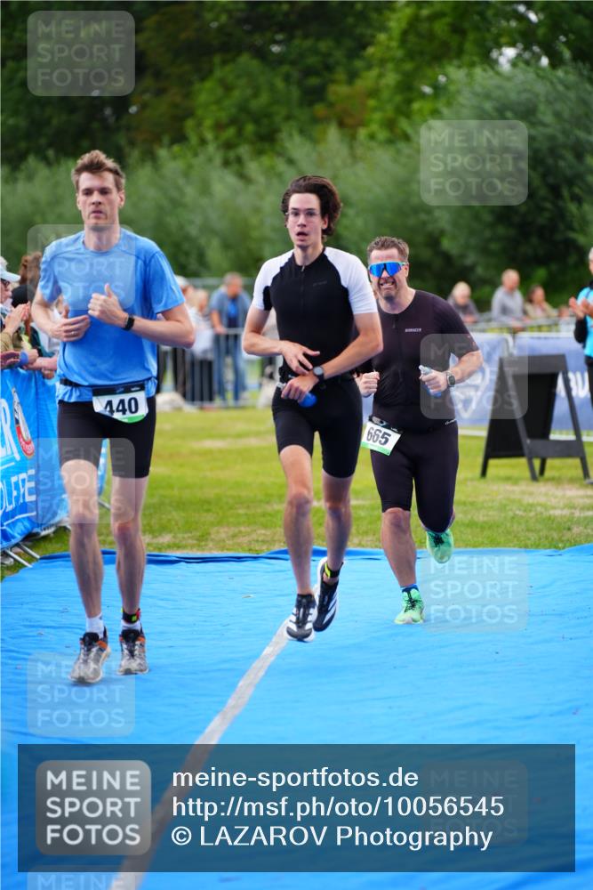 30.08.2026 - Elbe Triathlon Hamburg LAZAROV Photography http://msf.ph/oto/10056545 30.08.2026 11:11:17 Ziel 440, 665, 1010 meine-sportfotos.de
