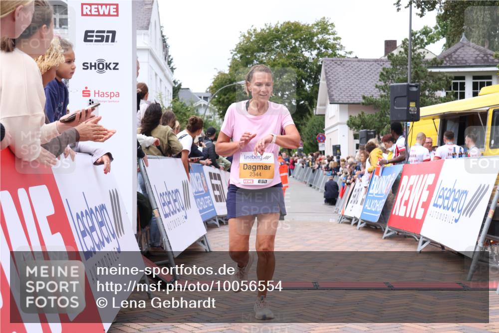 30.08.2026 - Blankeneser Heldenlauf Lena Gebhardt http://msf.ph/oto/10056554 30.08.2026 12:12:16 Ziel 2344, 2899, 2923, 4345, 4398 meine-sportfotos.de