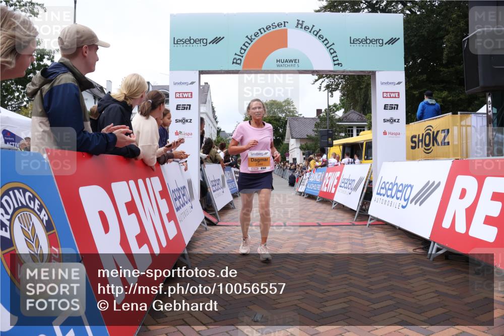30.08.2026 - Blankeneser Heldenlauf Lena Gebhardt http://msf.ph/oto/10056557 30.08.2026 12:12:16 Ziel 2344, 2899, 2923, 4345, 4398 meine-sportfotos.de
