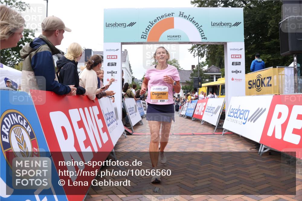 30.08.2026 - Blankeneser Heldenlauf Lena Gebhardt http://msf.ph/oto/10056560 30.08.2026 12:12:17 Ziel 2344, 2899, 2923, 4345, 4398 meine-sportfotos.de