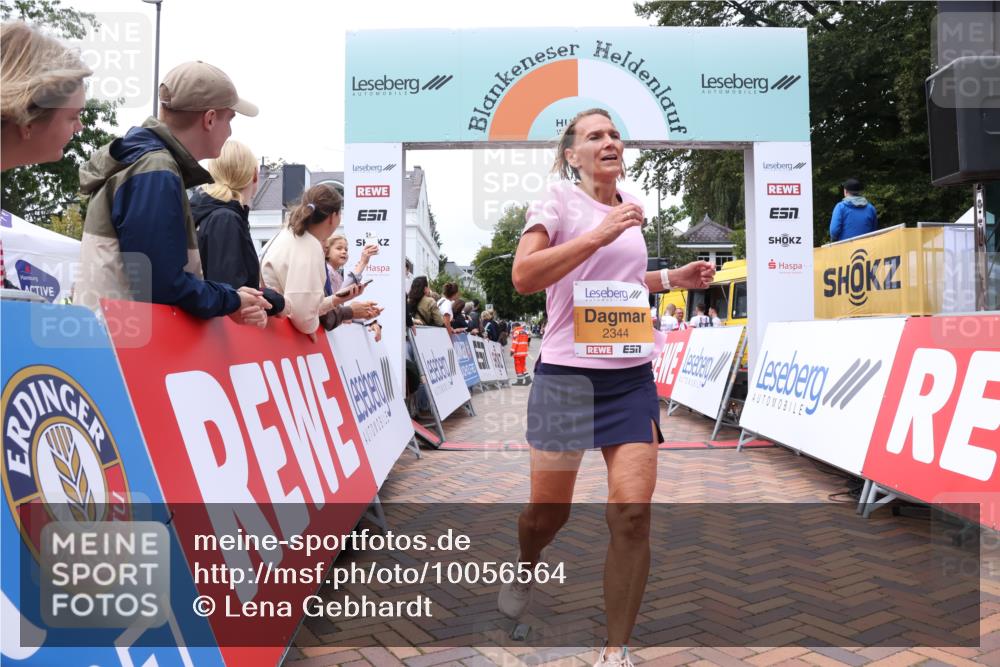 30.08.2026 - Blankeneser Heldenlauf Lena Gebhardt http://msf.ph/oto/10056564 30.08.2026 12:12:17 Ziel 2344, 2899, 2923, 4345, 4398 meine-sportfotos.de