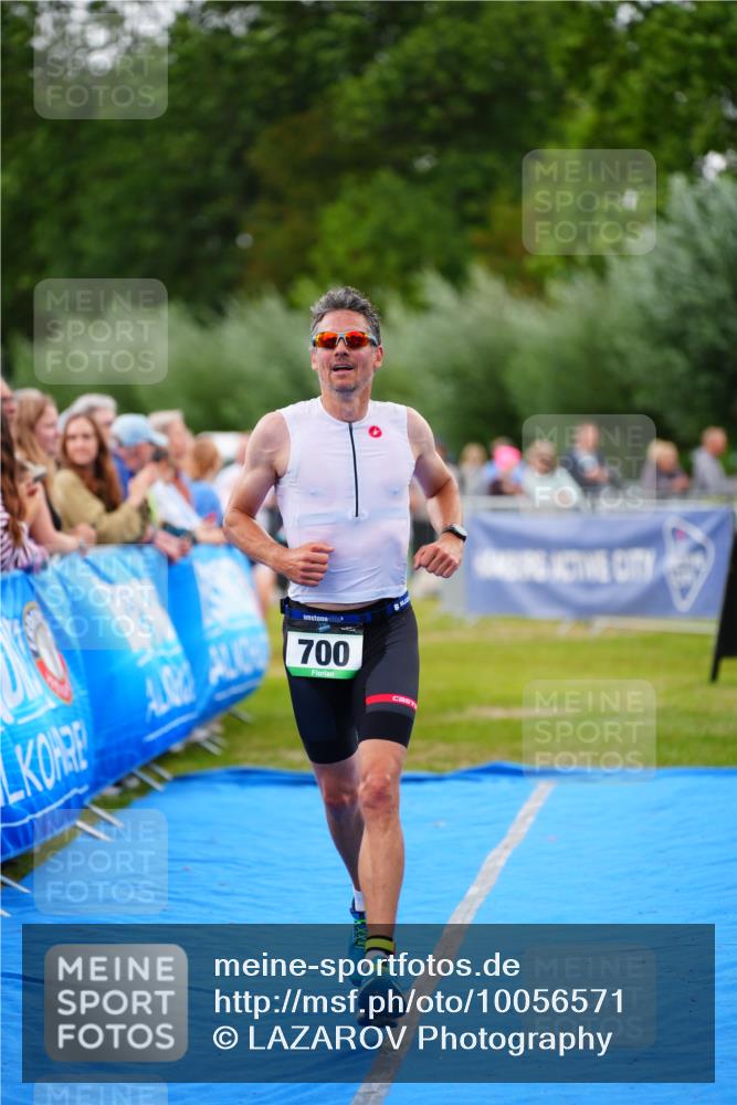30.08.2026 - Elbe Triathlon Hamburg LAZAROV Photography http://msf.ph/oto/10056571 30.08.2026 11:11:43 Ziel 638, 700 meine-sportfotos.de