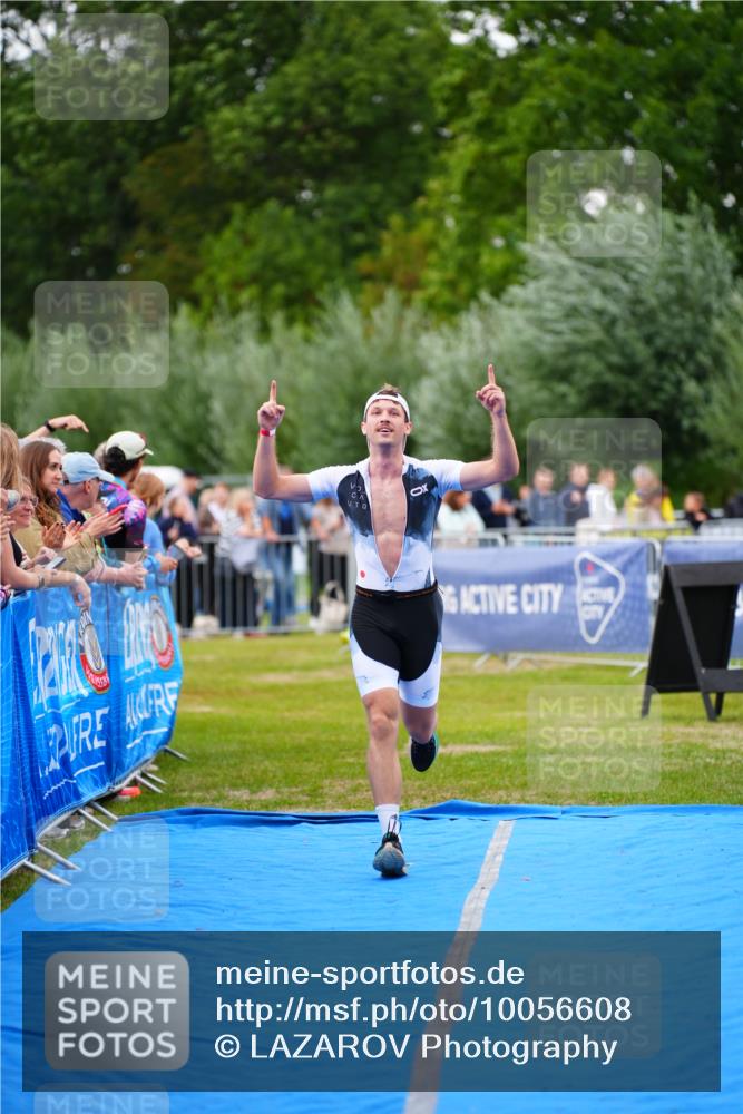30.08.2026 - Elbe Triathlon Hamburg LAZAROV Photography http://msf.ph/oto/10056608 30.08.2026 11:12:06 Ziel 521, 558 meine-sportfotos.de