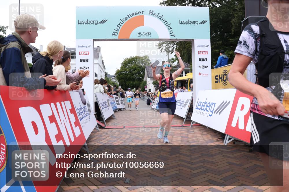 30.08.2026 - Blankeneser Heldenlauf Lena Gebhardt http://msf.ph/oto/10056669 30.08.2026 12:13:07 Ziel 2115, 2120, 2218, 2656 meine-sportfotos.de