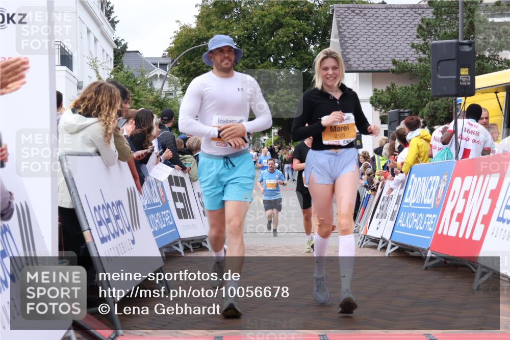 30.08.2026 - Blankeneser Heldenlauf Lena Gebhardt http://msf.ph/oto/10056678 30.08.2026 12:13:11 Ziel 2115, 2120, 2218, 2656, 2927 meine-sportfotos.de