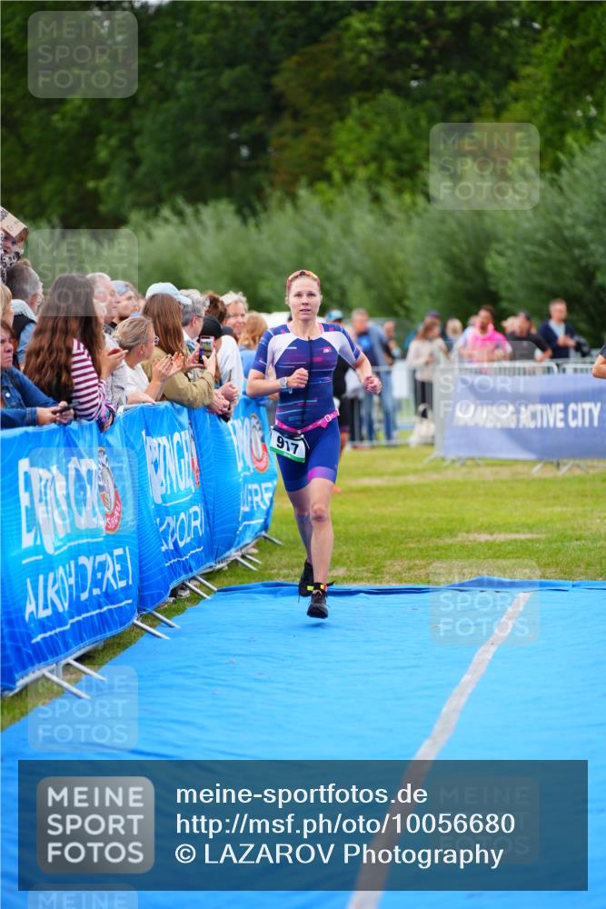 30.08.2026 - Elbe Triathlon Hamburg LAZAROV Photography http://msf.ph/oto/10056680 30.08.2026 11:12:28 Ziel 607, 917 meine-sportfotos.de