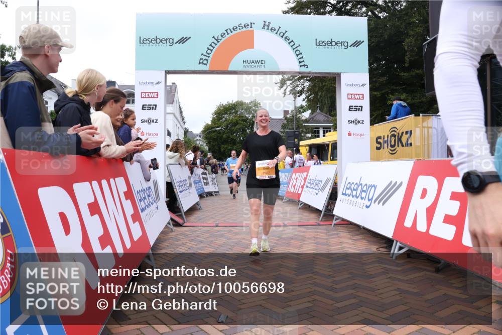 30.08.2026 - Blankeneser Heldenlauf Lena Gebhardt http://msf.ph/oto/10056698 30.08.2026 12:13:15 Ziel 2115, 2120, 2760, 2927, 4070 meine-sportfotos.de