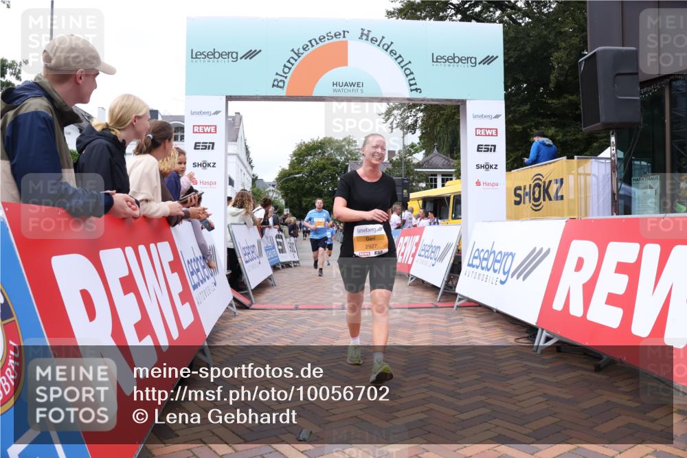 30.08.2026 - Blankeneser Heldenlauf Lena Gebhardt http://msf.ph/oto/10056702 30.08.2026 12:13:15 Ziel 2115, 2120, 2760, 2927, 4070 meine-sportfotos.de