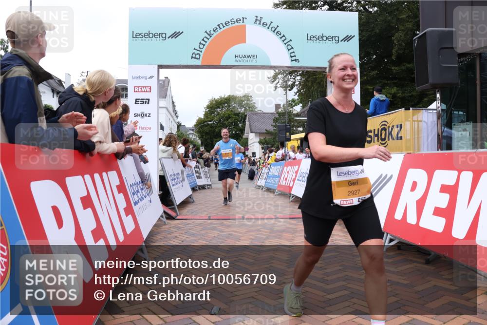 30.08.2026 - Blankeneser Heldenlauf Lena Gebhardt http://msf.ph/oto/10056709 30.08.2026 12:13:17 Ziel 2115, 2120, 2760, 2927, 4070 meine-sportfotos.de
