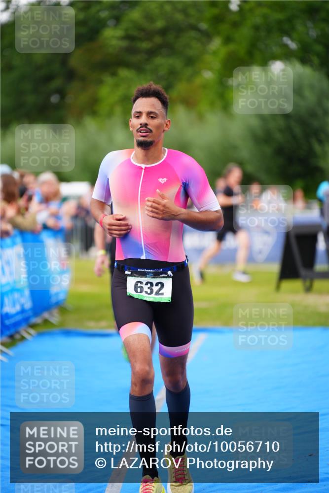 30.08.2026 - Elbe Triathlon Hamburg LAZAROV Photography http://msf.ph/oto/10056710 30.08.2026 11:12:38 Ziel 410, 612, 632, 722 meine-sportfotos.de