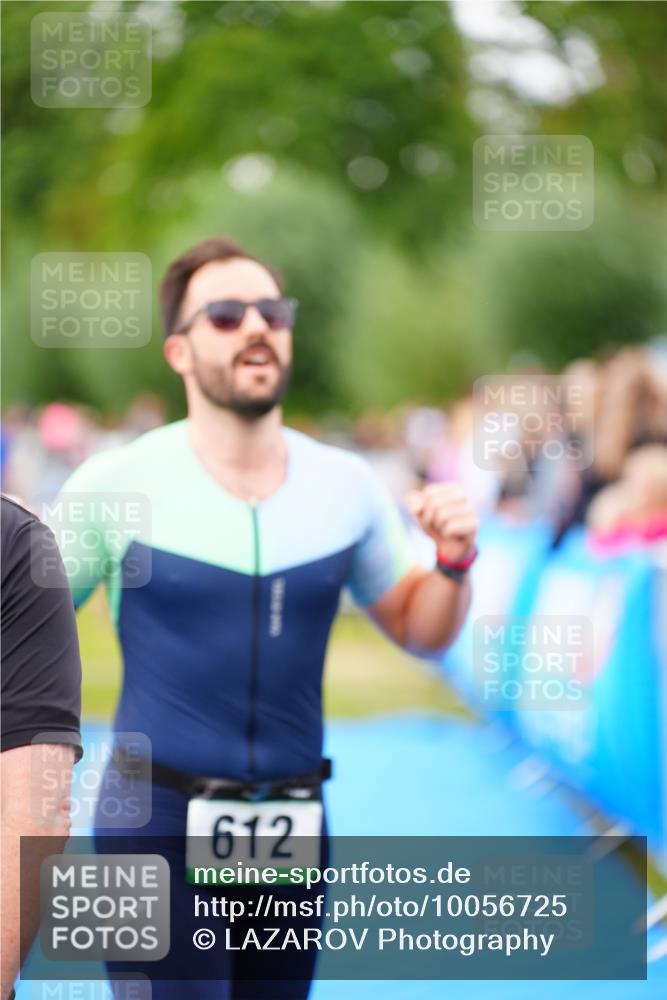 30.08.2026 - Elbe Triathlon Hamburg LAZAROV Photography http://msf.ph/oto/10056725 30.08.2026 11:12:44 Ziel 612, 1093, 1097 meine-sportfotos.de