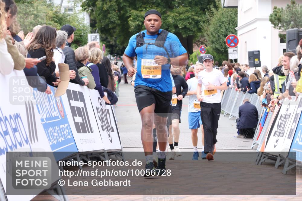 30.08.2026 - Blankeneser Heldenlauf Lena Gebhardt http://msf.ph/oto/10056728 30.08.2026 12:13:29 Ziel 2377, 2513, 2789 meine-sportfotos.de