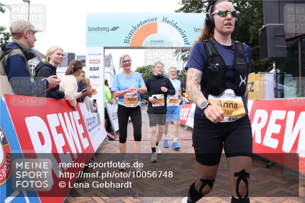 30.08.2026 - Blankeneser Heldenlauf Lena Gebhardt http://msf.ph/oto/10056748 30.08.2026 12:13:35 Ziel 2377, 2513, 2535, 2536, 2789, 2907 meine-sportfotos.de