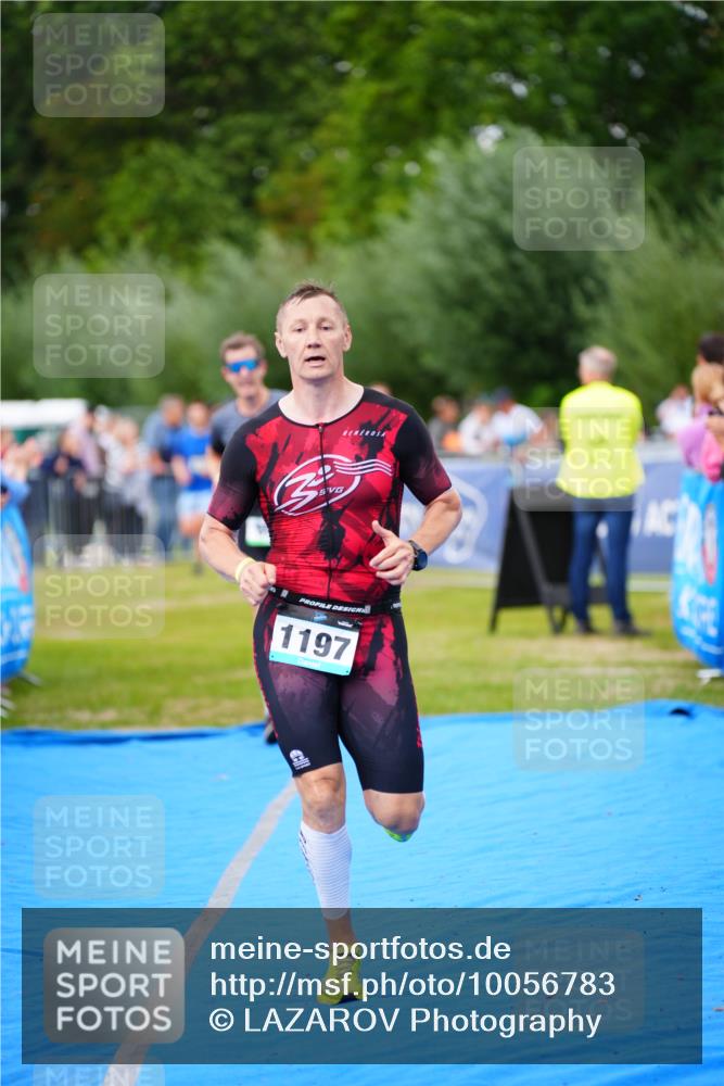 30.08.2026 - Elbe Triathlon Hamburg LAZAROV Photography http://msf.ph/oto/10056783 30.08.2026 11:13:10 Ziel 490, 651, 1061, 1197 meine-sportfotos.de