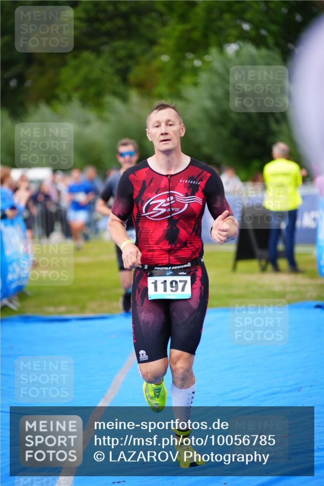 30.08.2026 - Elbe Triathlon Hamburg LAZAROV Photography http://msf.ph/oto/10056785 30.08.2026 11:13:11 Ziel 490, 611, 651, 1197 meine-sportfotos.de