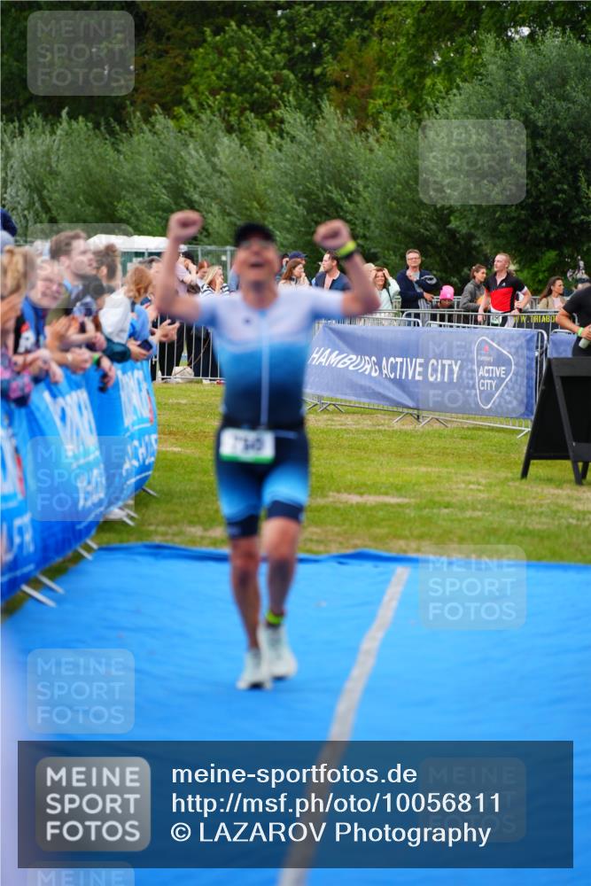 30.08.2026 - Elbe Triathlon Hamburg LAZAROV Photography http://msf.ph/oto/10056811 30.08.2026 11:13:21 Ziel 611, 750 meine-sportfotos.de
