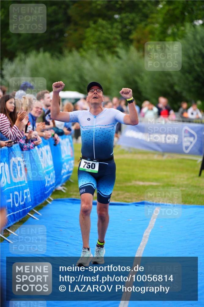 30.08.2026 - Elbe Triathlon Hamburg LAZAROV Photography http://msf.ph/oto/10056814 30.08.2026 11:13:22 Ziel 611, 750 meine-sportfotos.de