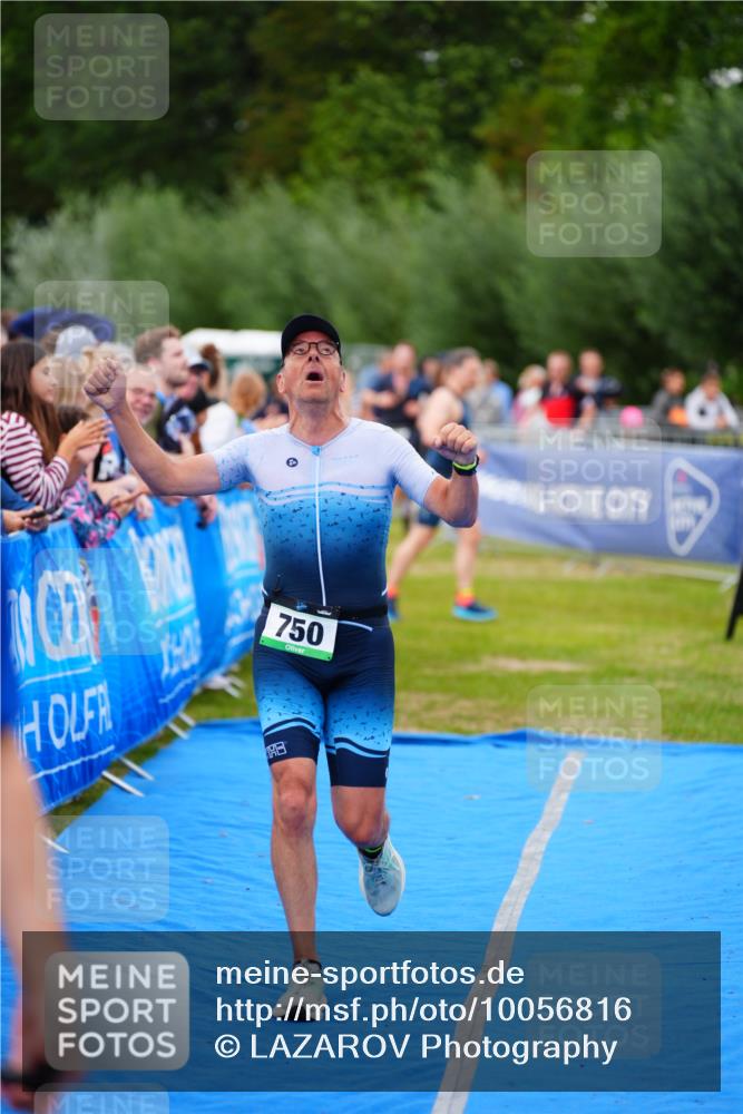 30.08.2026 - Elbe Triathlon Hamburg LAZAROV Photography http://msf.ph/oto/10056816 30.08.2026 11:13:22 Ziel 611, 750 meine-sportfotos.de