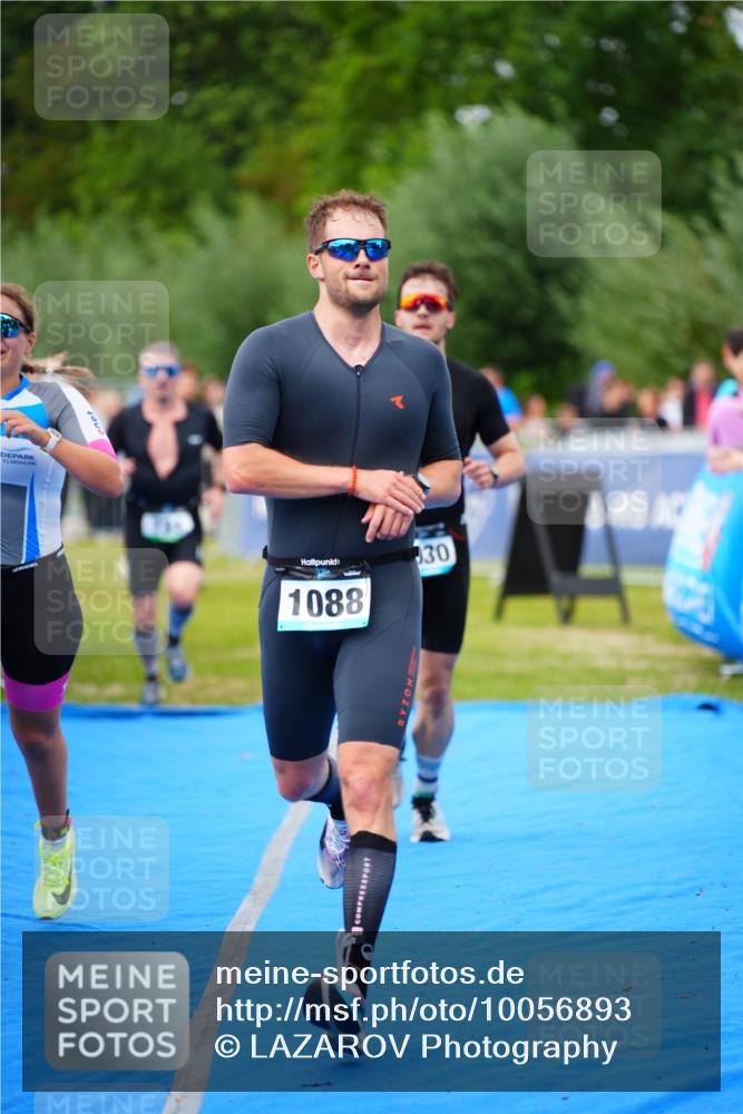 30.08.2026 - Elbe Triathlon Hamburg LAZAROV Photography http://msf.ph/oto/10056893 30.08.2026 11:13:58 Ziel 731, 869, 1030, 1088 meine-sportfotos.de