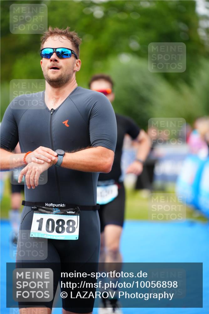 30.08.2026 - Elbe Triathlon Hamburg LAZAROV Photography http://msf.ph/oto/10056898 30.08.2026 11:13:59 Ziel 731, 869, 1030, 1088 meine-sportfotos.de