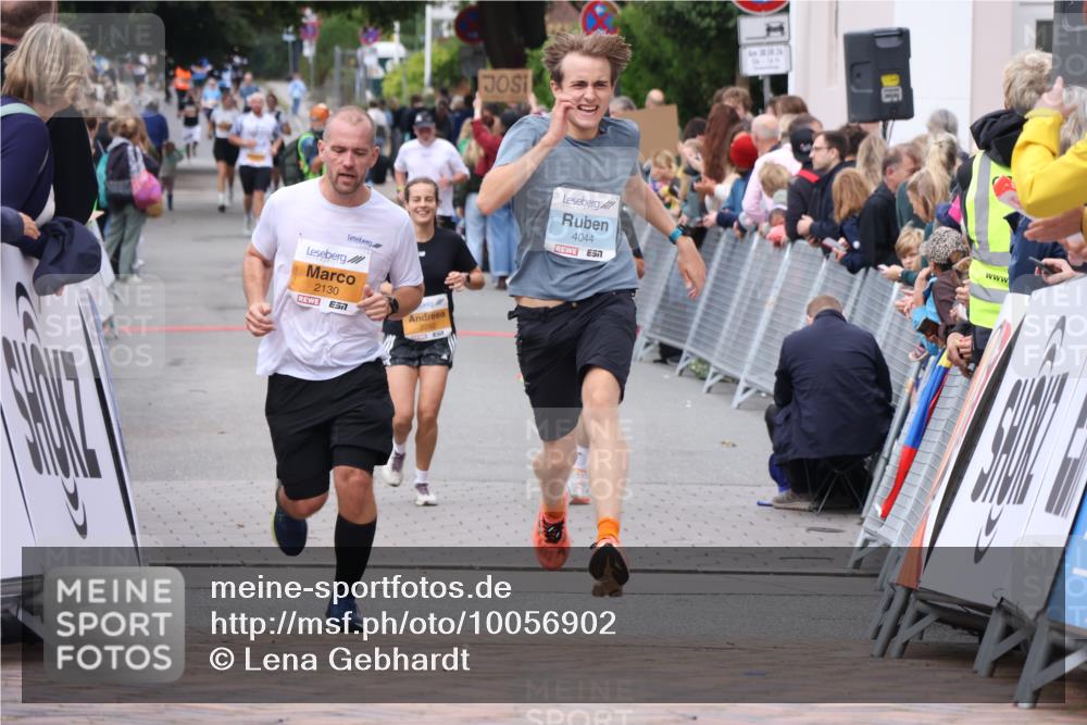 30.08.2026 - Blankeneser Heldenlauf Lena Gebhardt http://msf.ph/oto/10056902 30.08.2026 12:14:25 Ziel 4023, 4044, 4484 meine-sportfotos.de