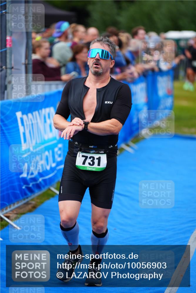 30.08.2026 - Elbe Triathlon Hamburg LAZAROV Photography http://msf.ph/oto/10056903 30.08.2026 11:14:02 Ziel 573, 731, 1030 meine-sportfotos.de