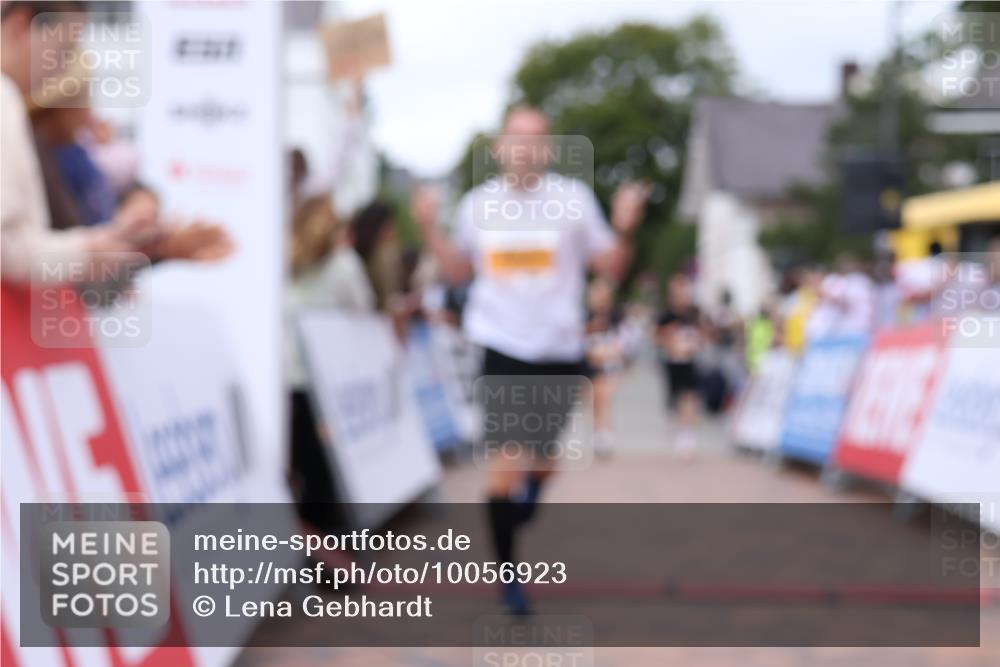 30.08.2026 - Blankeneser Heldenlauf Lena Gebhardt http://msf.ph/oto/10056923 30.08.2026 12:14:30 Ziel 2130, 2282, 2283, 4044 meine-sportfotos.de