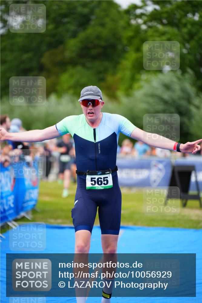 30.08.2026 - Elbe Triathlon Hamburg LAZAROV Photography http://msf.ph/oto/10056929 30.08.2026 11:14:31 Ziel 413, 565, 1054, 1114 meine-sportfotos.de