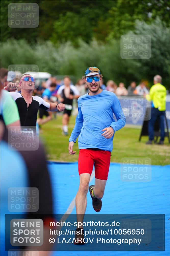 30.08.2026 - Elbe Triathlon Hamburg LAZAROV Photography http://msf.ph/oto/10056950 30.08.2026 11:14:48 Ziel 500, 600, 619, 1058 meine-sportfotos.de