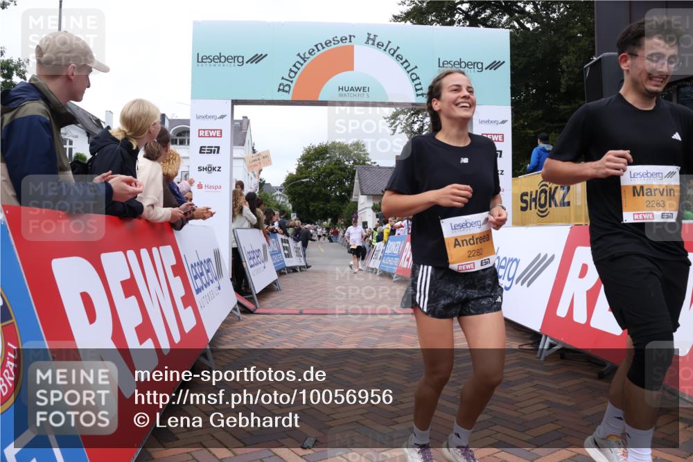 30.08.2026 - Blankeneser Heldenlauf Lena Gebhardt http://msf.ph/oto/10056956 30.08.2026 12:14:36 Ziel 2012, 2130, 2282, 2283, 4044 meine-sportfotos.de
