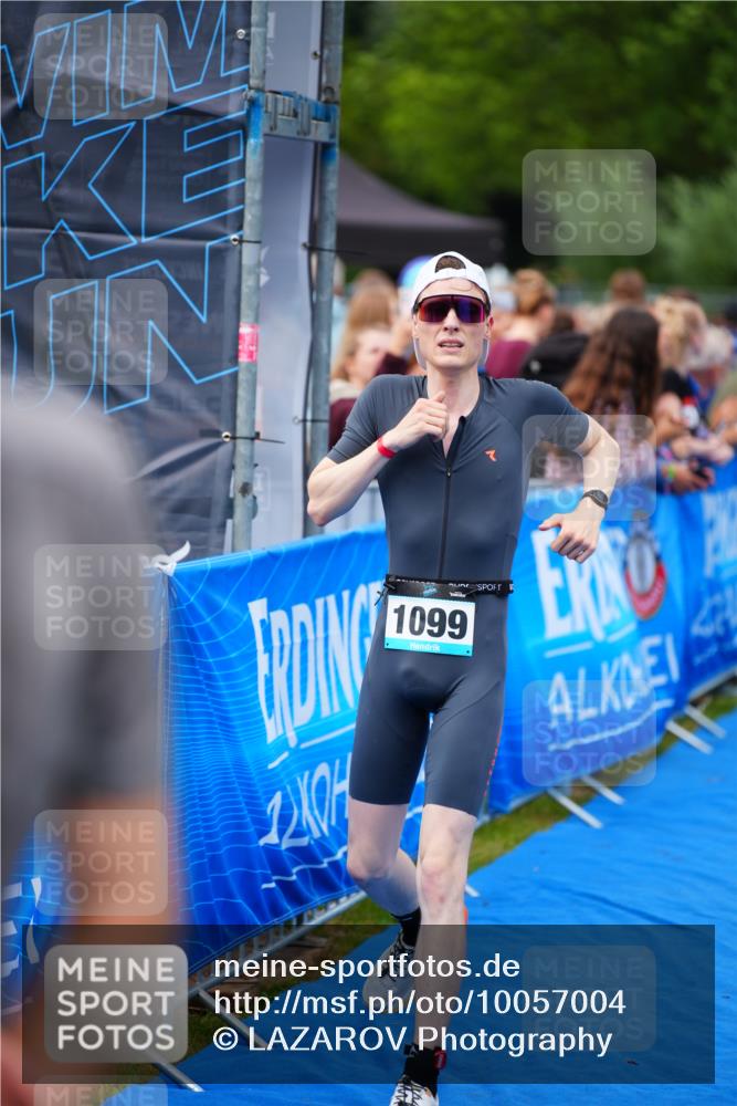 30.08.2026 - Elbe Triathlon Hamburg LAZAROV Photography http://msf.ph/oto/10057004 30.08.2026 11:15:10 Ziel 346, 636, 1099 meine-sportfotos.de