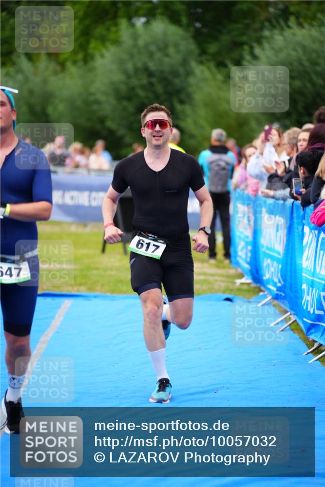 30.08.2026 - Elbe Triathlon Hamburg LAZAROV Photography http://msf.ph/oto/10057032 30.08.2026 11:15:34 Ziel 617, 647, 1027, 1080 meine-sportfotos.de