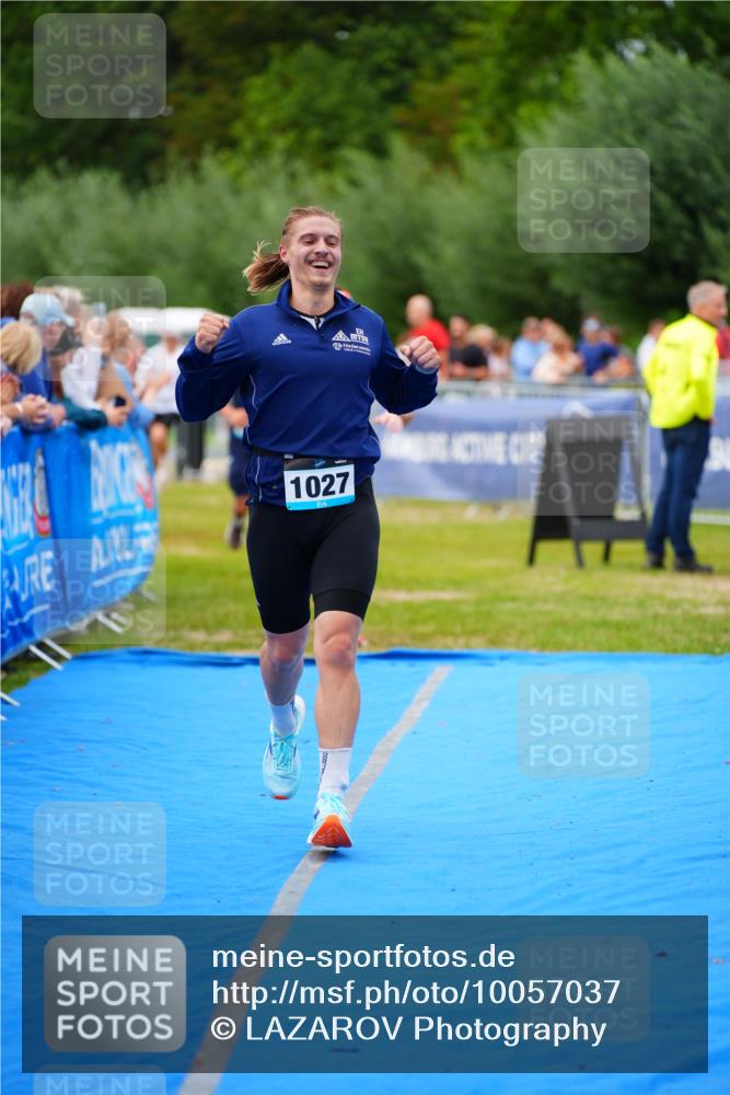 30.08.2026 - Elbe Triathlon Hamburg LAZAROV Photography http://msf.ph/oto/10057037 30.08.2026 11:15:39 Ziel 1027, 1047, 1056, 1080 meine-sportfotos.de