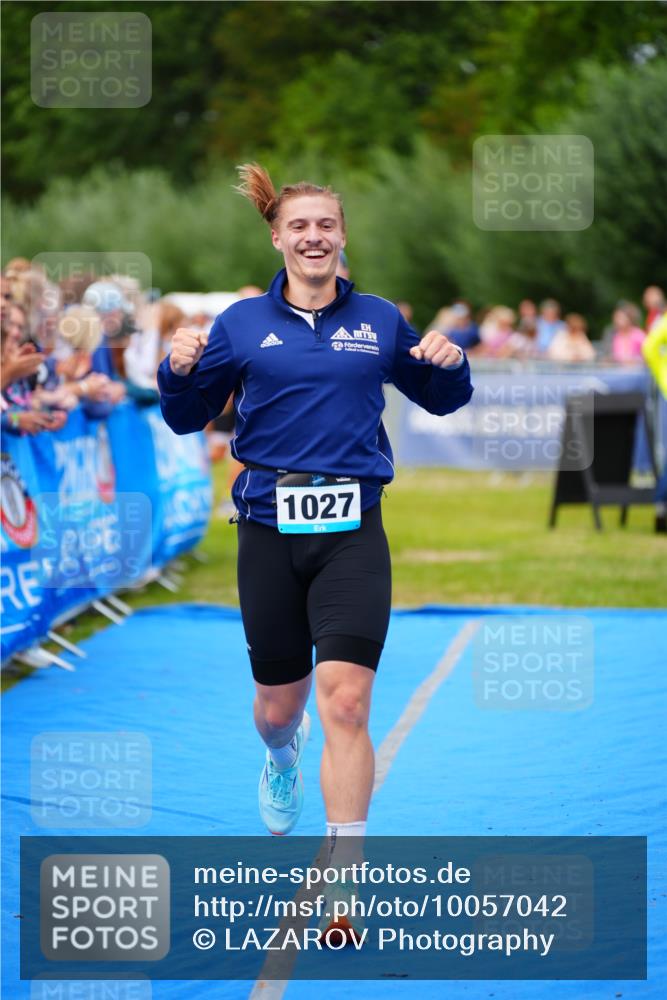 30.08.2026 - Elbe Triathlon Hamburg LAZAROV Photography http://msf.ph/oto/10057042 30.08.2026 11:15:40 Ziel 1027, 1047, 1056, 1080 meine-sportfotos.de