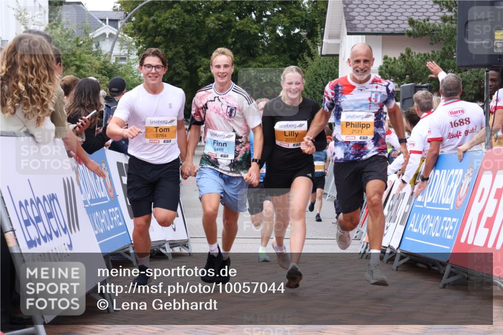 30.08.2026 - Blankeneser Heldenlauf Lena Gebhardt http://msf.ph/oto/10057044 30.08.2026 12:15:14 Ziel 2070, 2071, 2676, 2784, 4031, 4416 meine-sportfotos.de