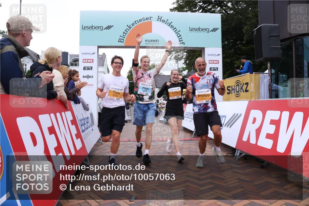 30.08.2026 - Blankeneser Heldenlauf Lena Gebhardt http://msf.ph/oto/10057063 30.08.2026 12:15:16 Ziel 2070, 2071, 2784, 4031, 4416 meine-sportfotos.de