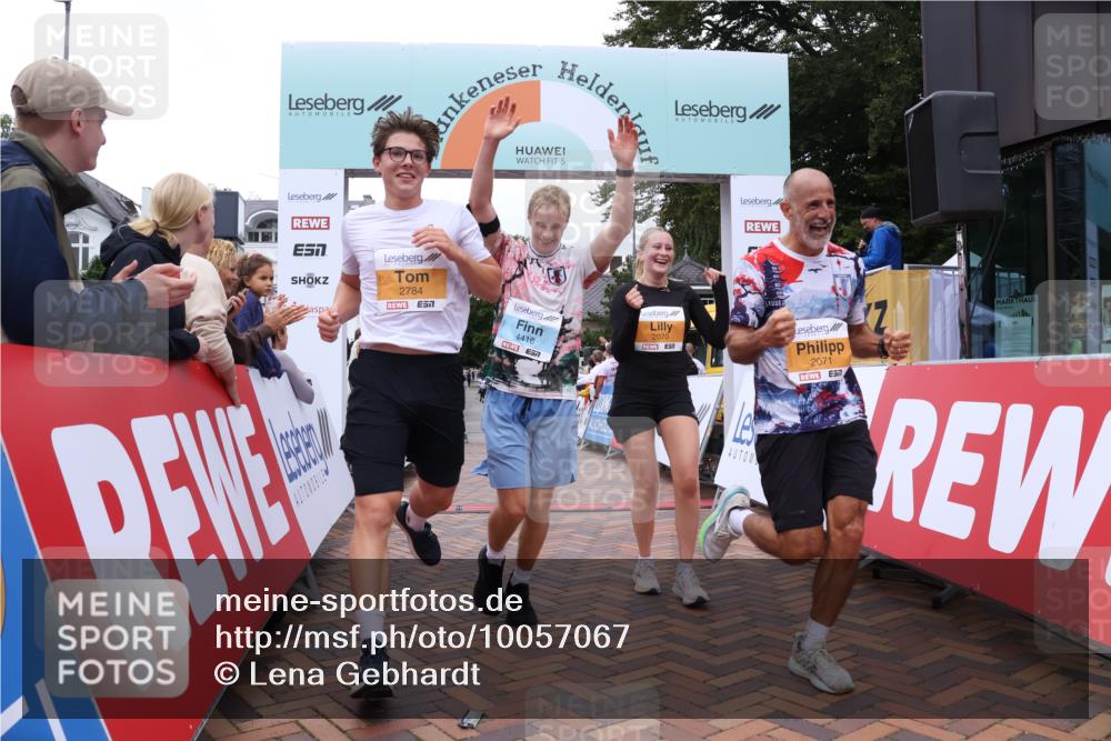 30.08.2026 - Blankeneser Heldenlauf Lena Gebhardt http://msf.ph/oto/10057067 30.08.2026 12:15:16 Ziel 2070, 2071, 2784, 4031, 4416 meine-sportfotos.de
