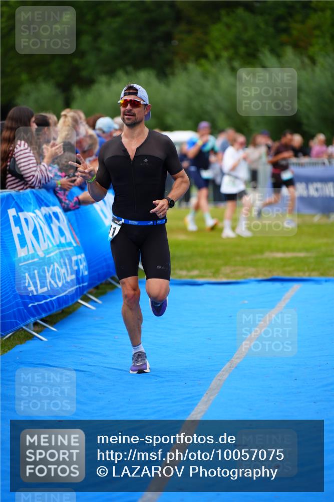 30.08.2026 - Elbe Triathlon Hamburg LAZAROV Photography http://msf.ph/oto/10057075 30.08.2026 11:16:05 Ziel 1211 meine-sportfotos.de